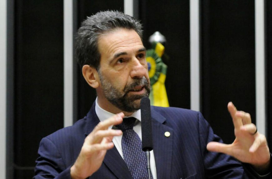 Em Paranaguá  CNB lança pré-candidatura de Enio Verri ao governo do Paraná