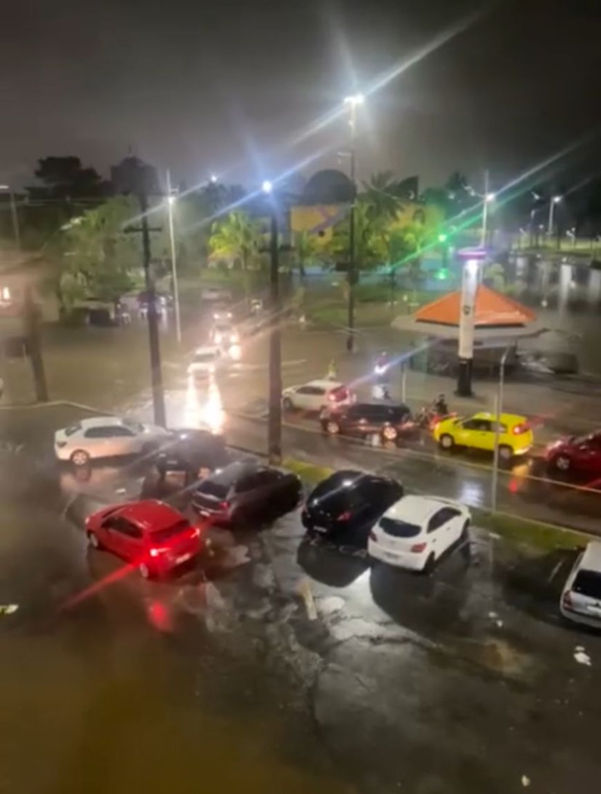 Fortes chuvas atingem Paranaguá e litoral do Paraná