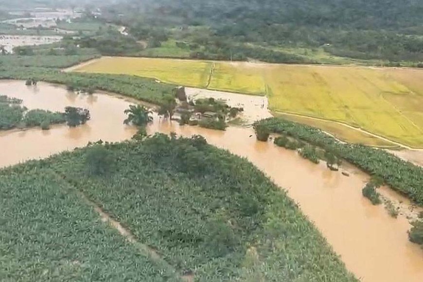 Temporal isola crianças, bloqueia rodovias e deixa dezenas desalojados no litoral do Paraná