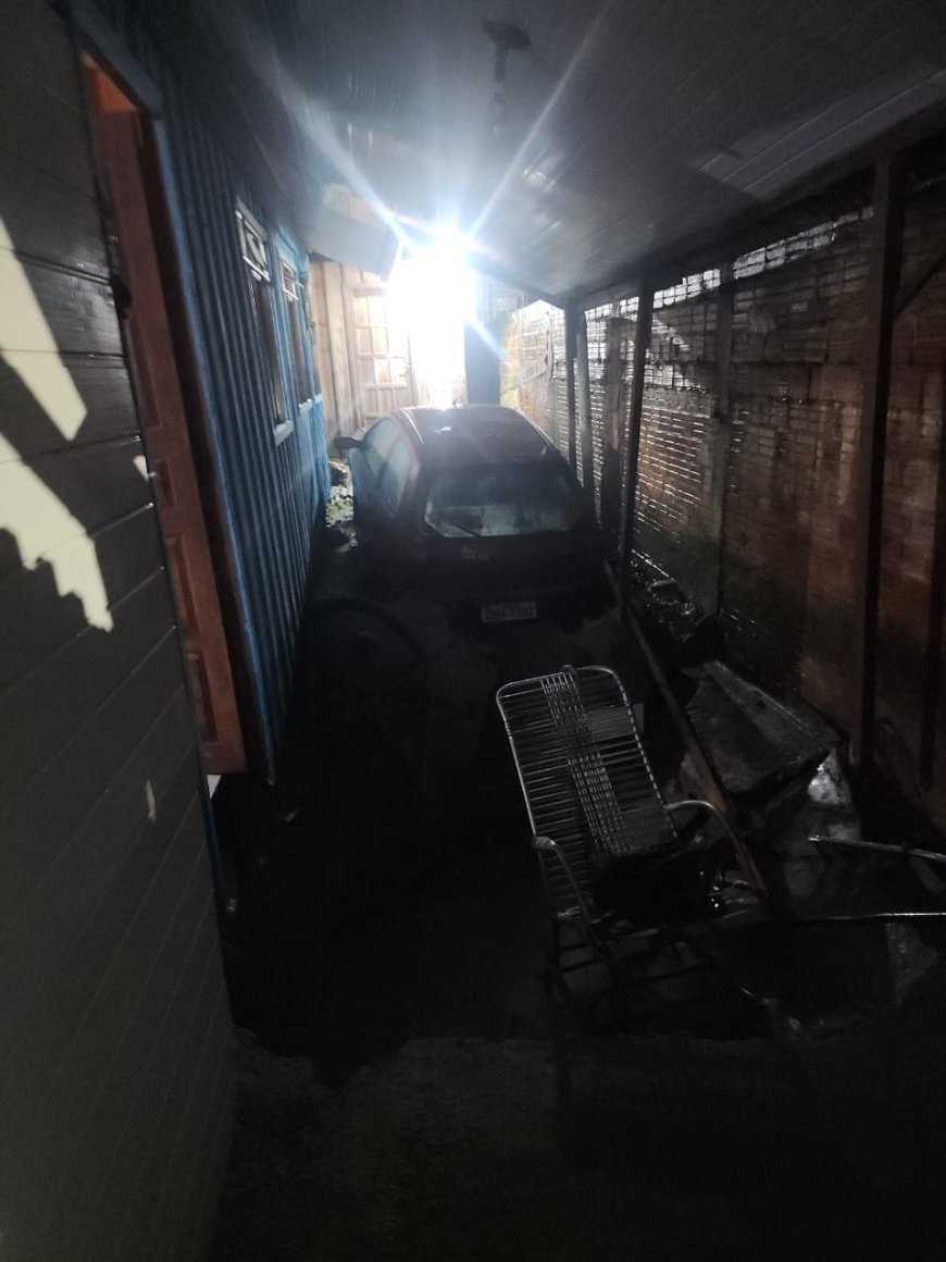 Temporal isola crianças, bloqueia rodovias e deixa dezenas desalojados no litoral do Paraná