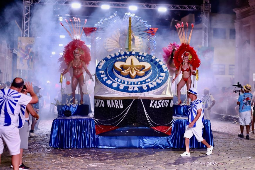 Carnaval 2025: Mais de 1 Milhão de Pessoas Festejam no Litoral do Paraná